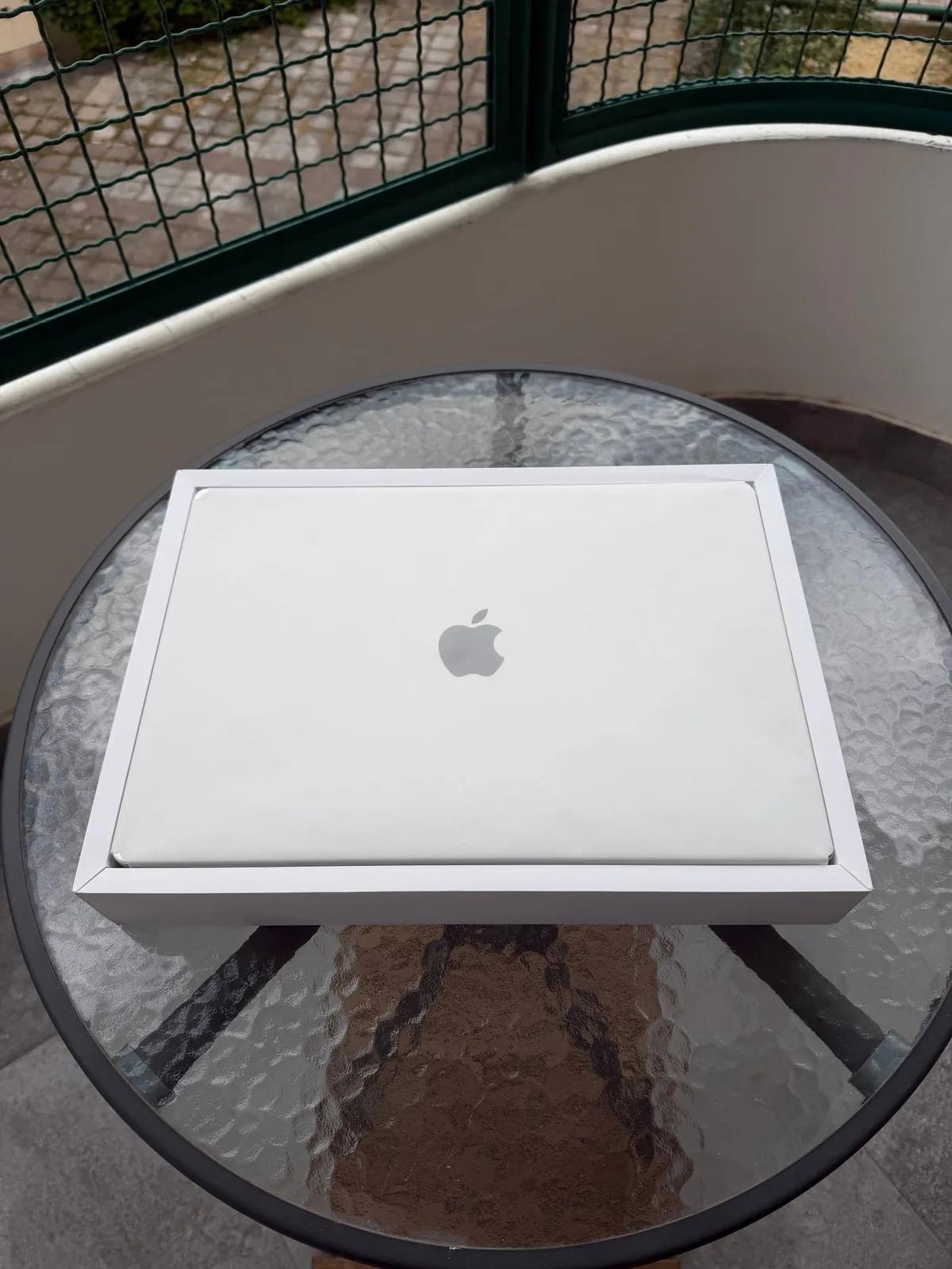 MacBook Pro 16 M5 Pro 48ГБ/1ТБ Silver
