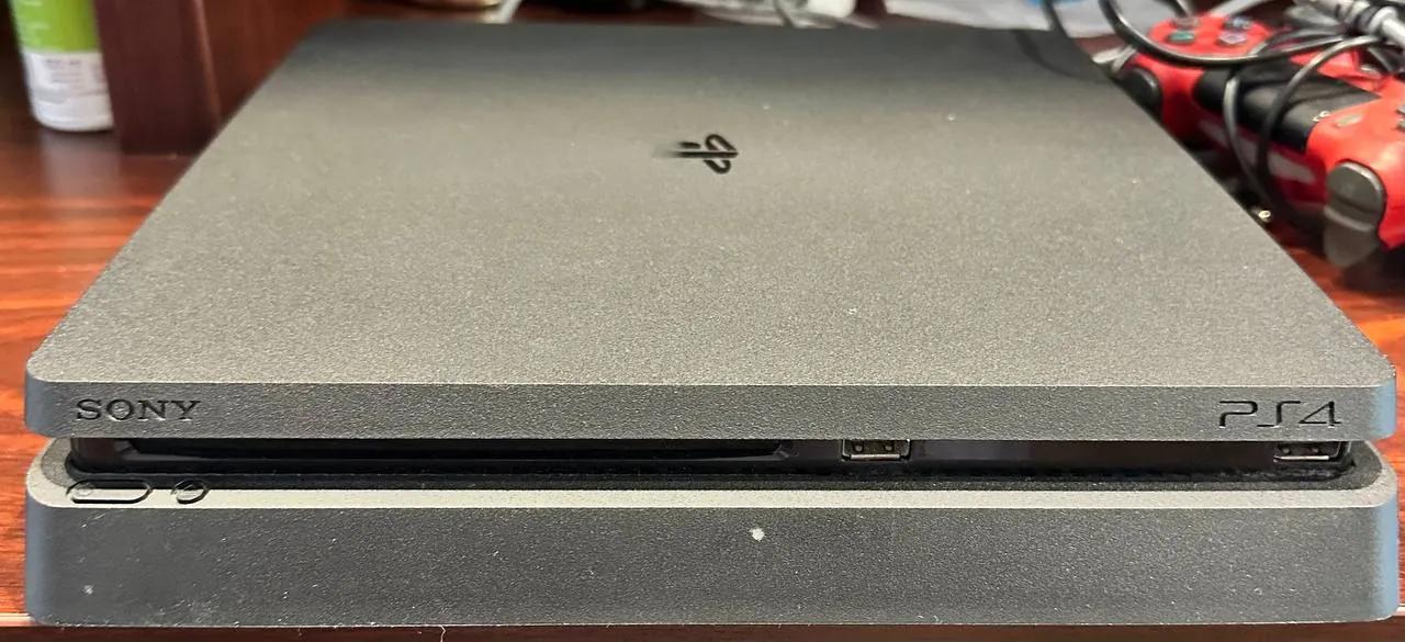 Sony PlayStation 4 Slim 500GB с играми