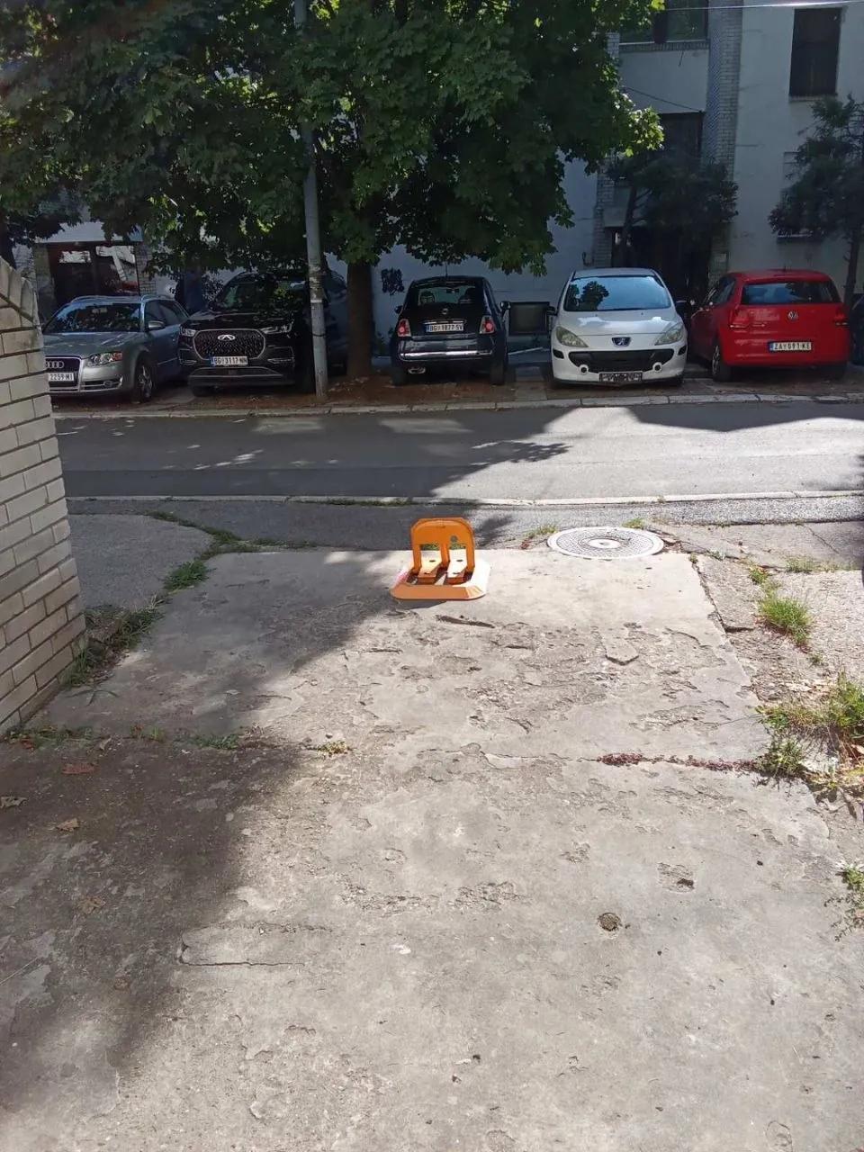 Аренда парковочного места Вождовац