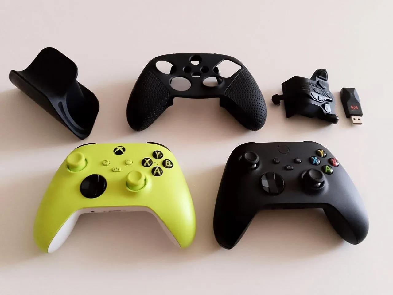 Геймпады Xbox и донгл Armor X Pro
