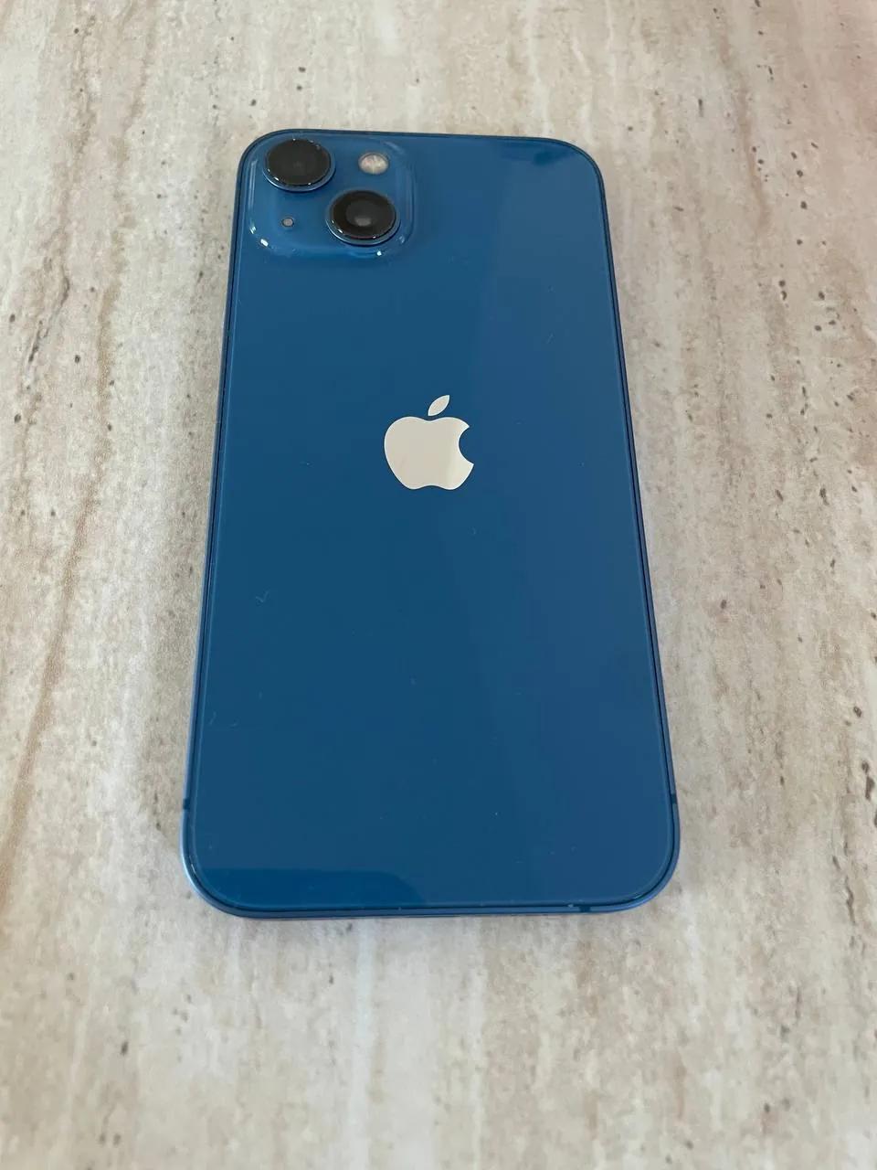 iPhone 13 и Samsung Galaxy S23 Ultra
