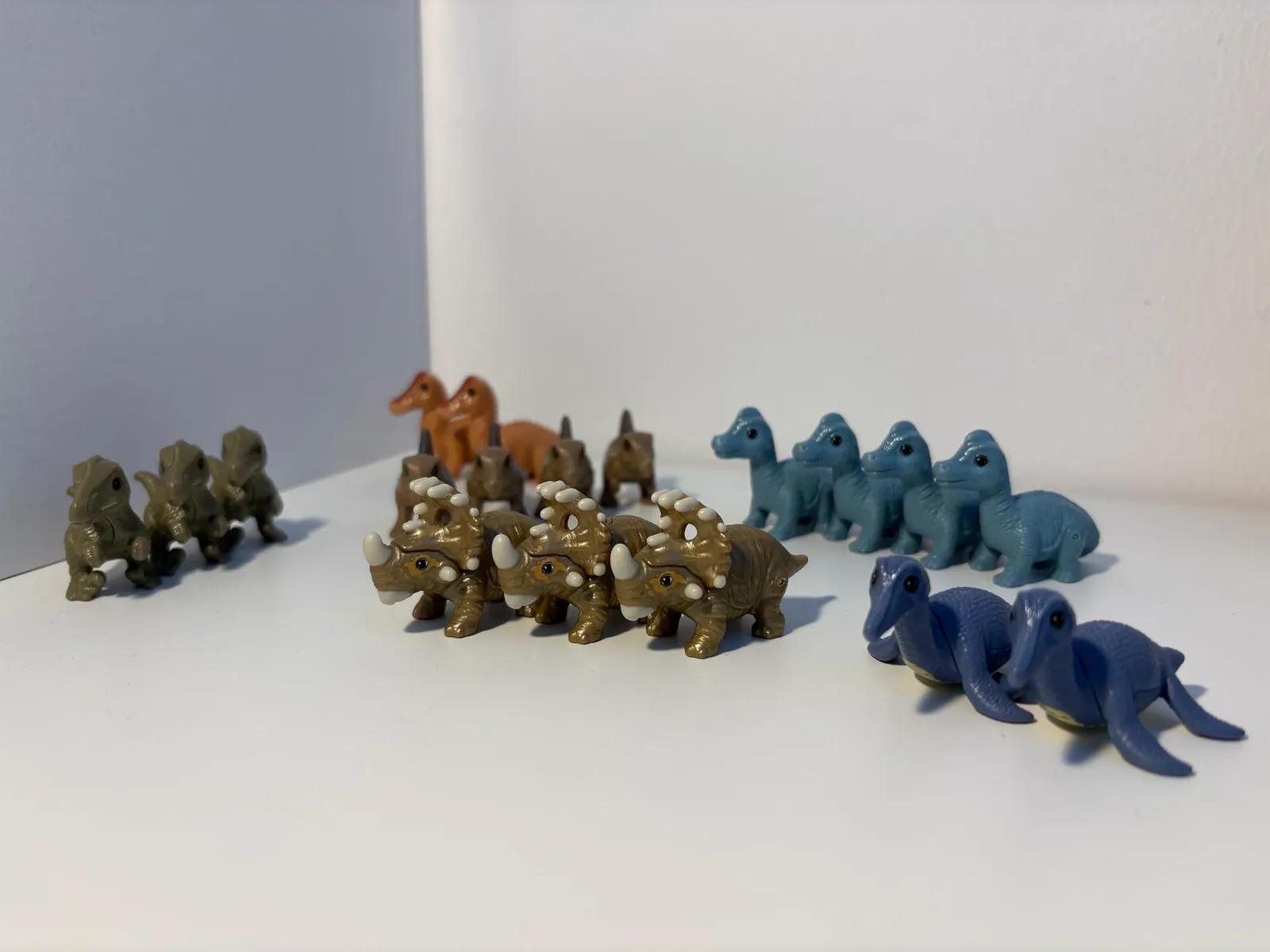 Фигурки динозавров Kinder Surprise