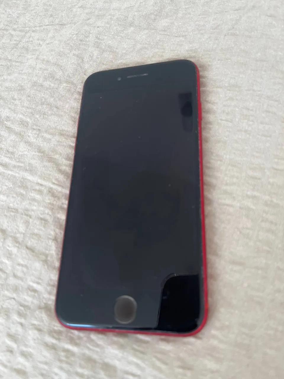 iPhone SE 2020 красный 30 EUR Белград