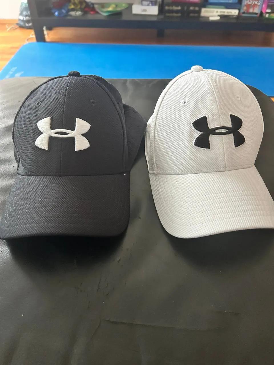 Кепки Under Armour белая и чёрная