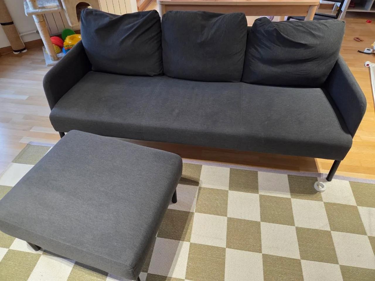Диван Ikea с оттоманкой, ее можно прикрутить к дивану, но мы не крепили и использовали отдельно к...
