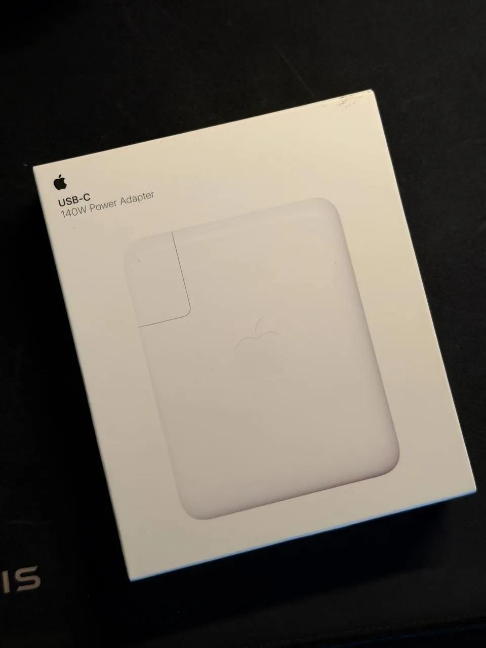 Apple USB-C Power Adapter 140W запечатанный