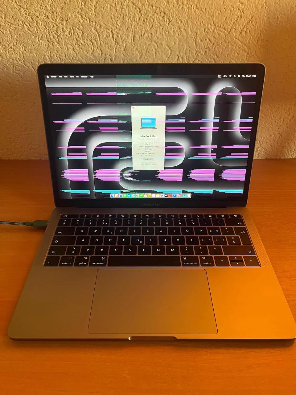 MacBook Pro 13 2017 i5 256GB под ремонт