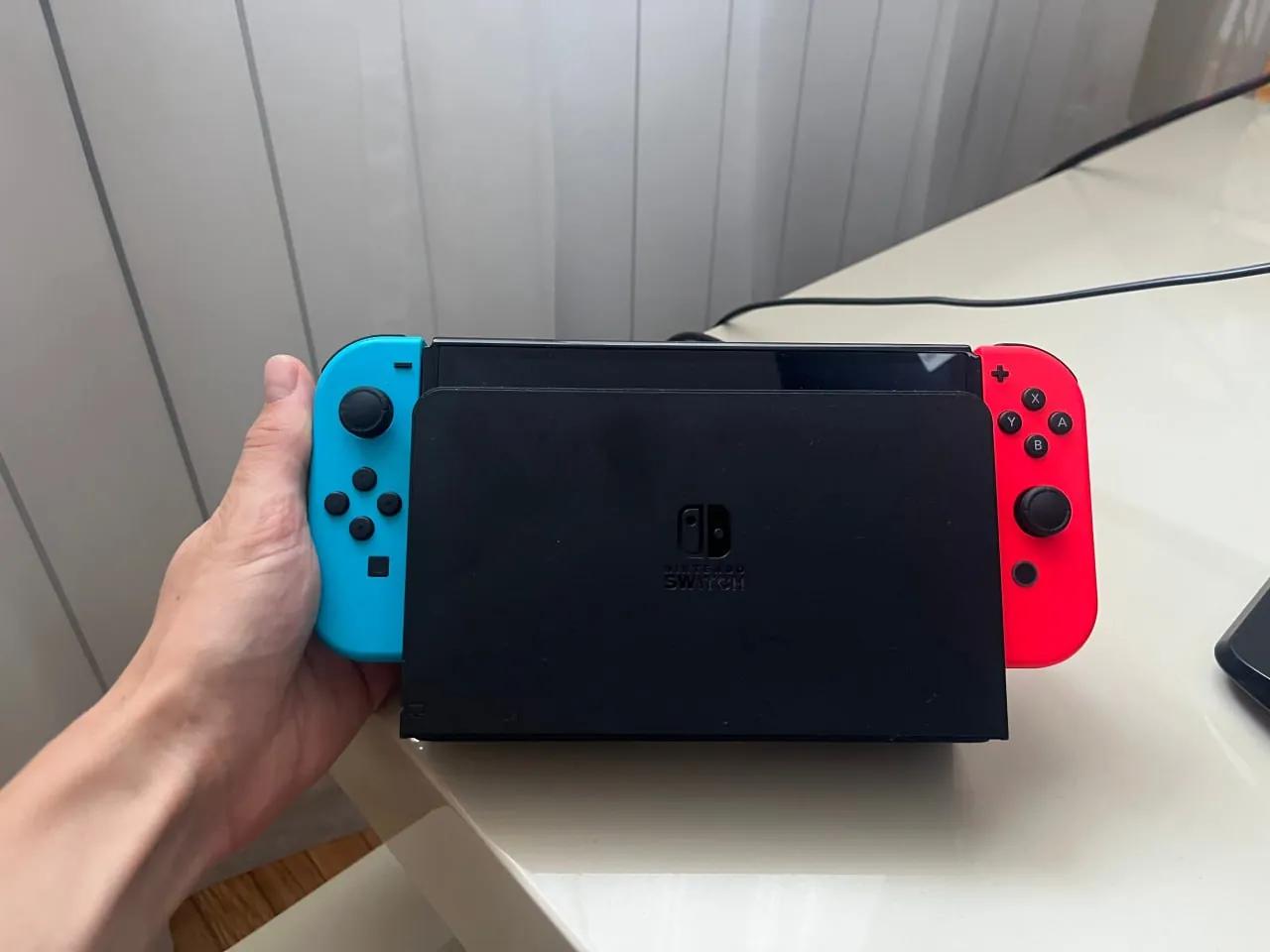 Nintendo Switch OLED прошивка игры геймпад чехол SD 256ГБ