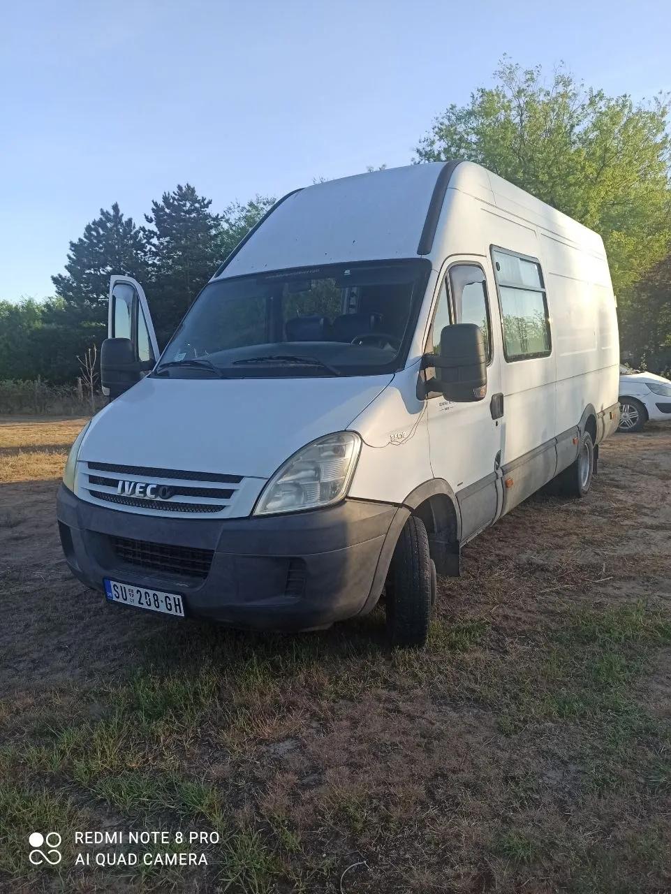 Iveco Daily грузопассажирский 2008 год 9 мест