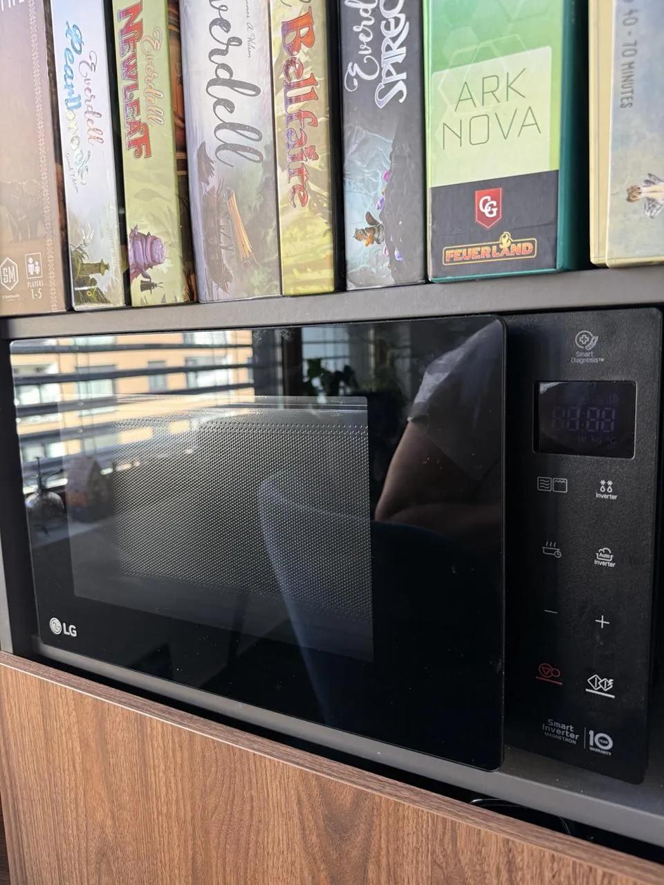 Микроволновая печь LG Smart Inverter