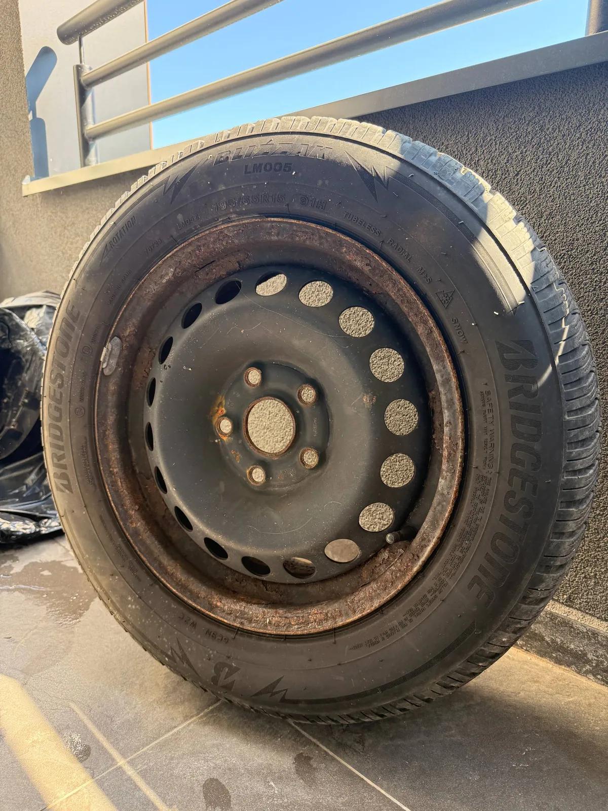 Зимние шины Bridgestone Blizzak с дисками