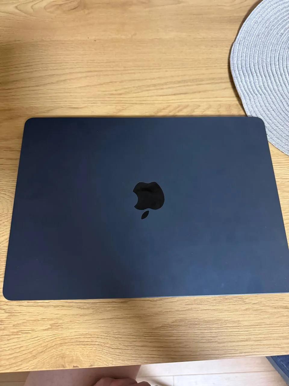 MacBook M3 256GB 8GB 13.5 дюйма