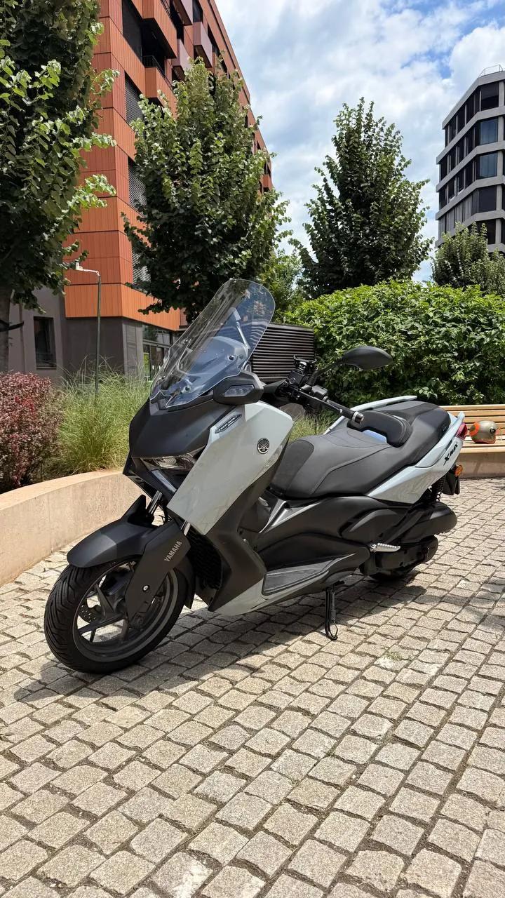 Yamaha XMAX 125 Tech MAX+ 2025 пробег 2000 км Белград