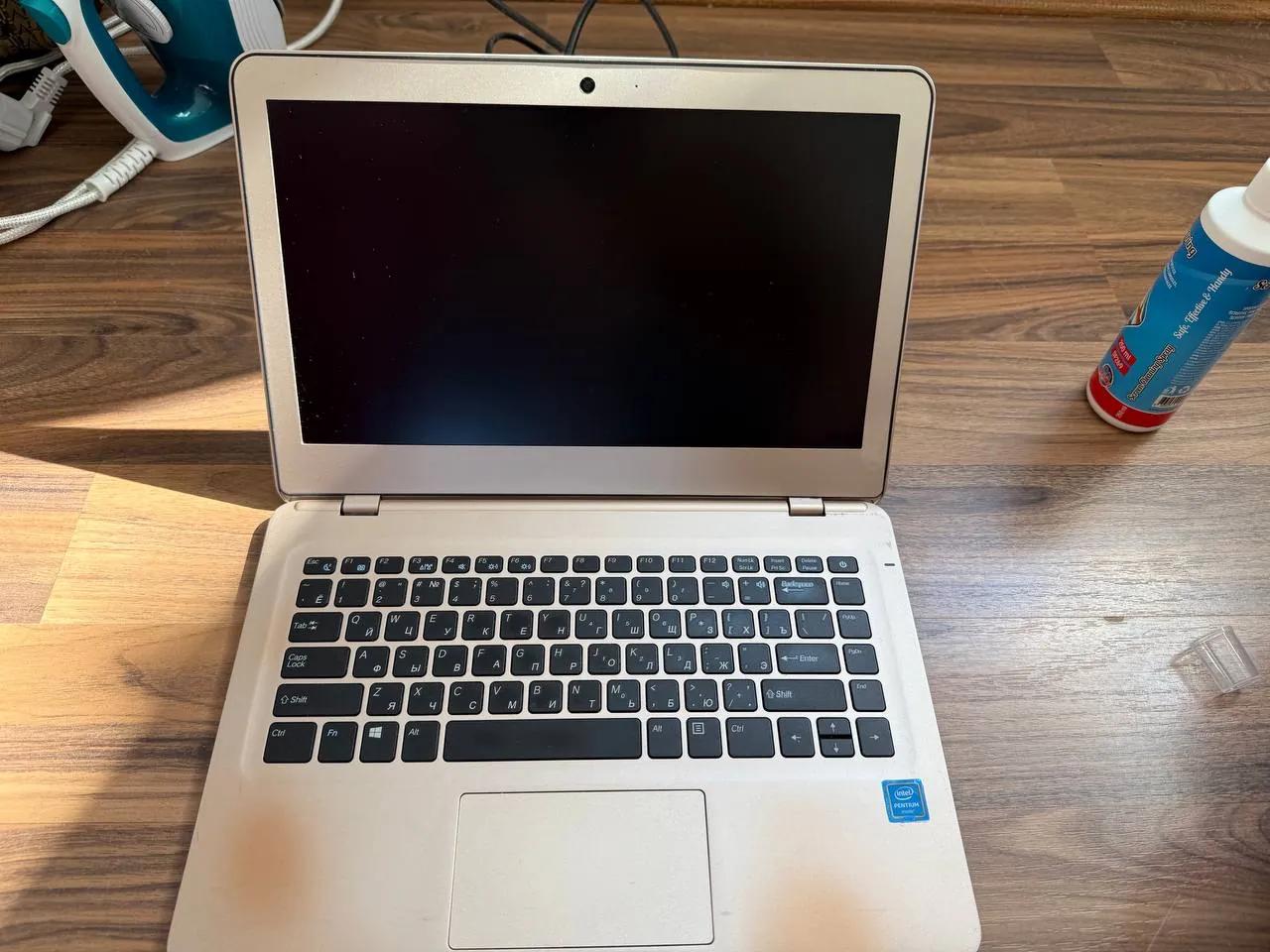 Ноутбук Haier LightBook S378G Pentium без батареи Белград
