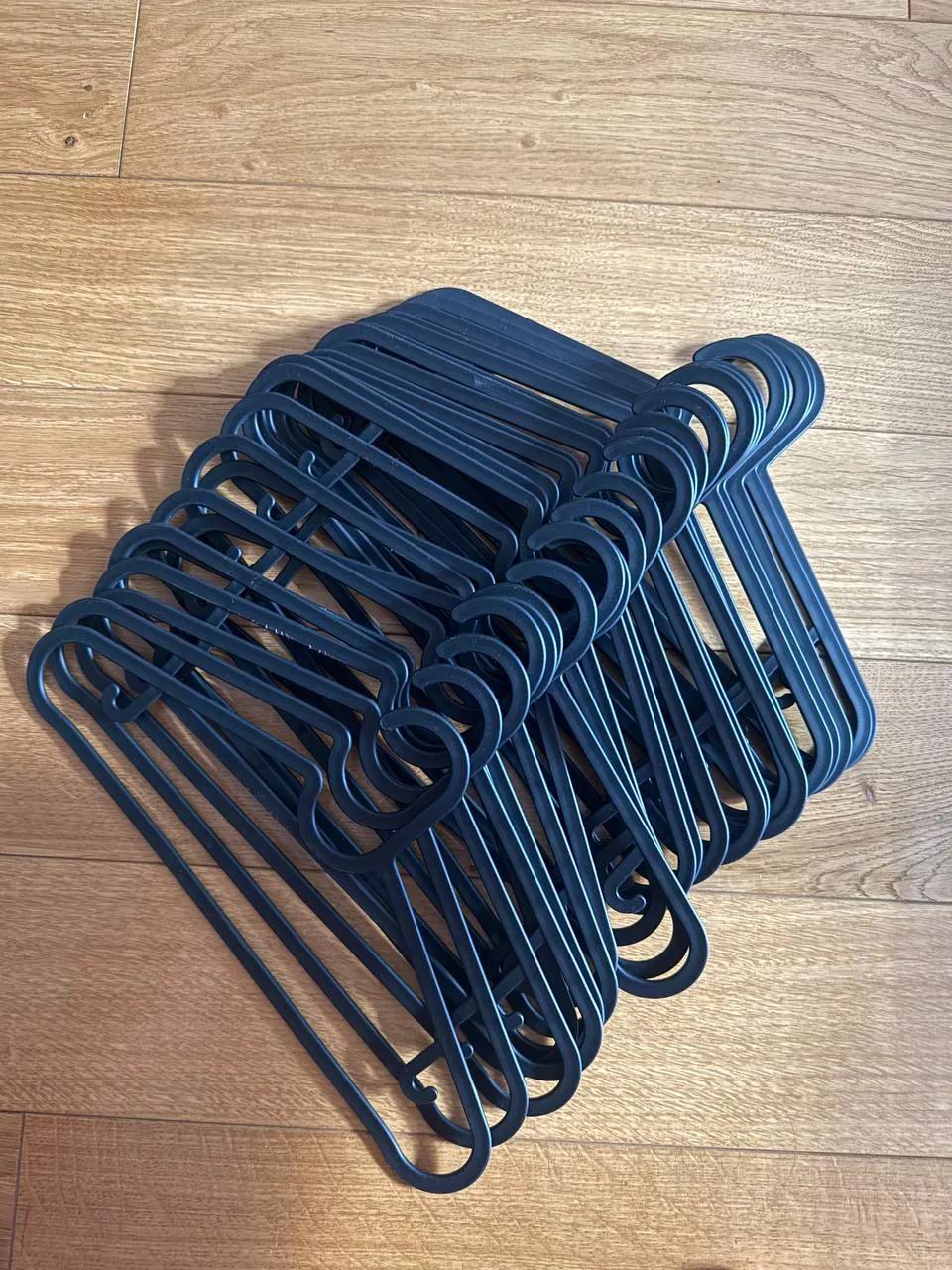 Вешалки IKEA деревянные около 30 штук Белград