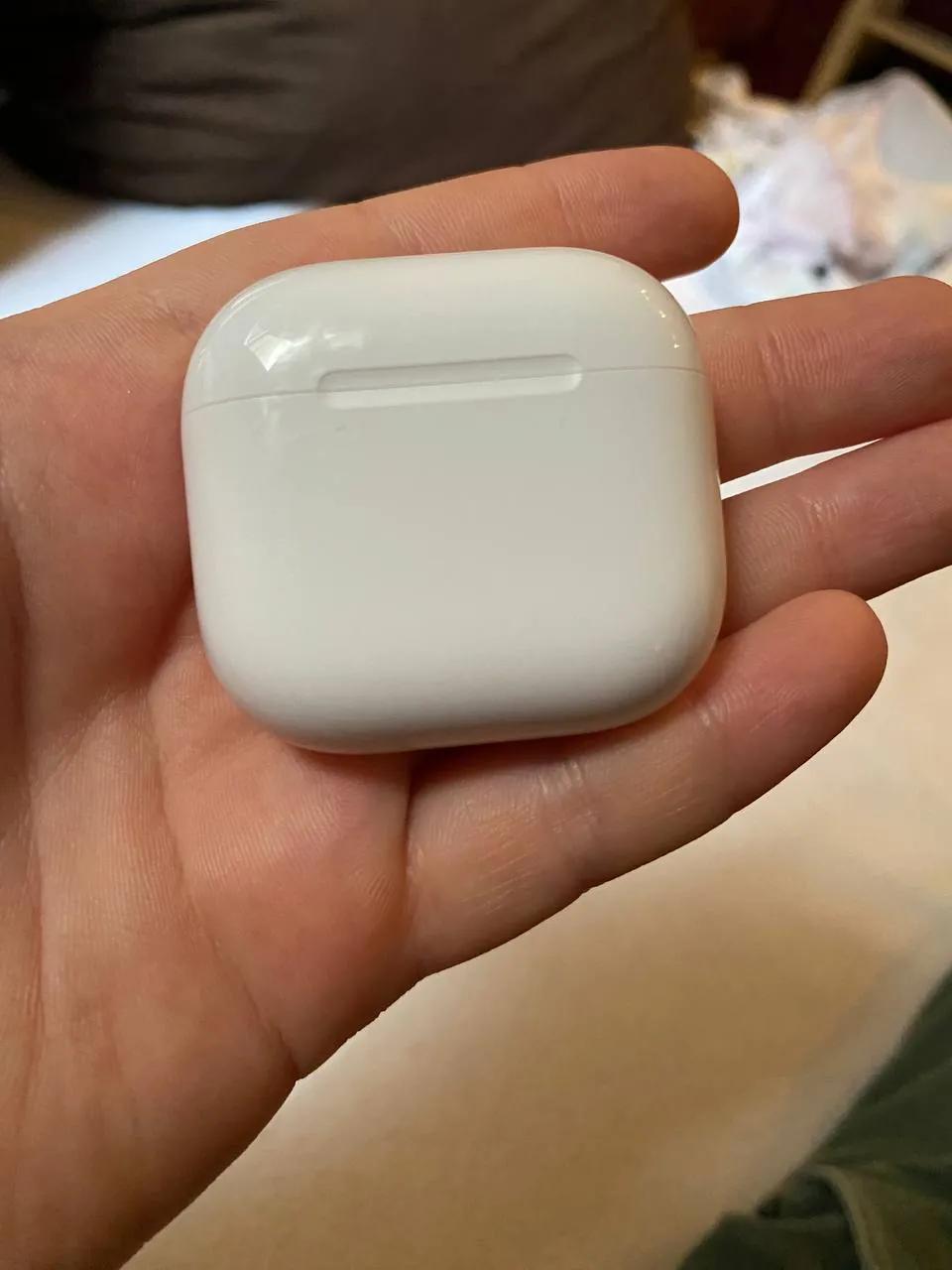 Наушники Apple AirPods 4 без шумоподавления