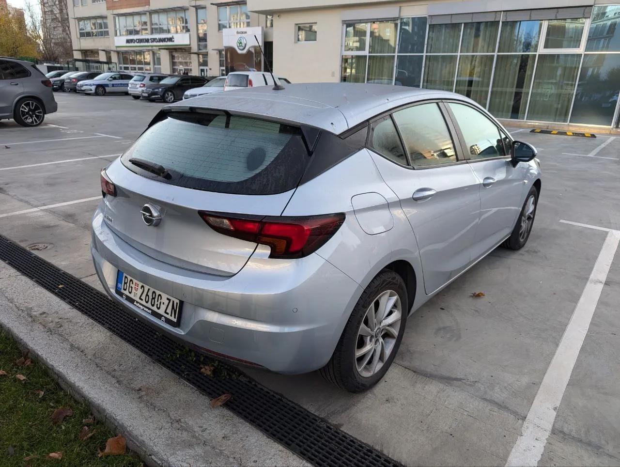 Opel Astra K хетчбэк 1.4 автомат 2019