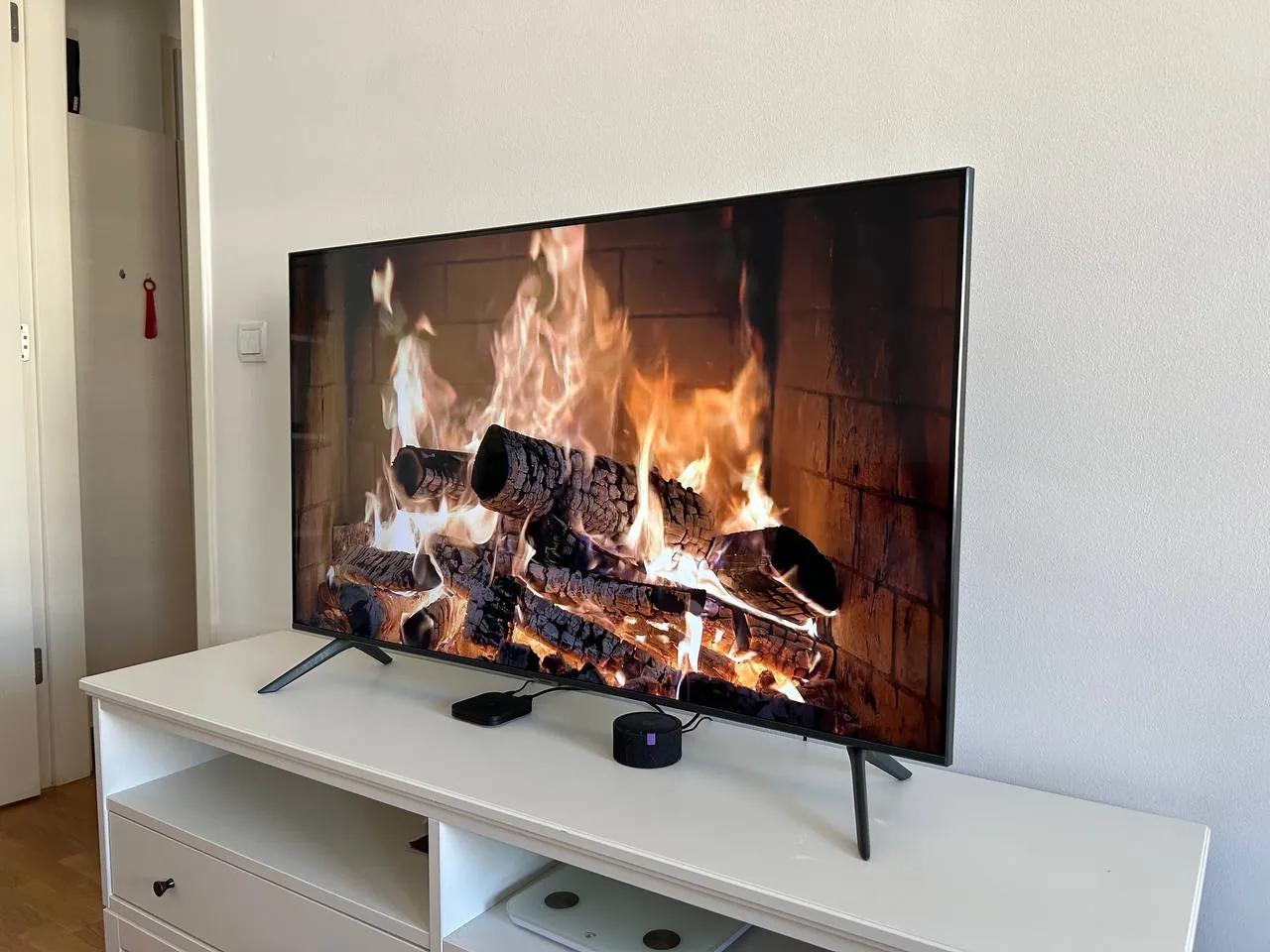 Телевизор Samsung AU7000 50 дюймов 4K Smart