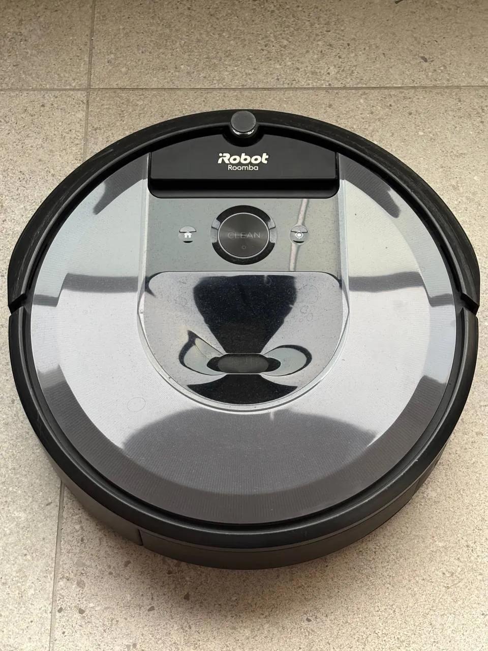 Робот-пылесос iRobot Roomba i7 Вождовац