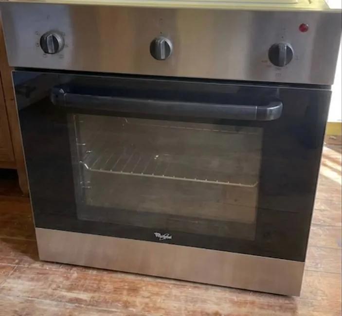 Духовка Whirlpool рабочая в Белграде