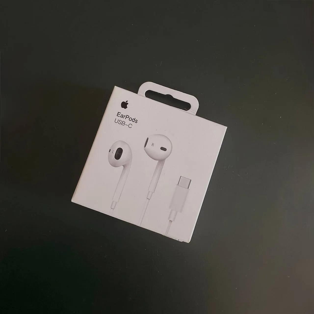 Наушники Apple EarPods USB-C новые