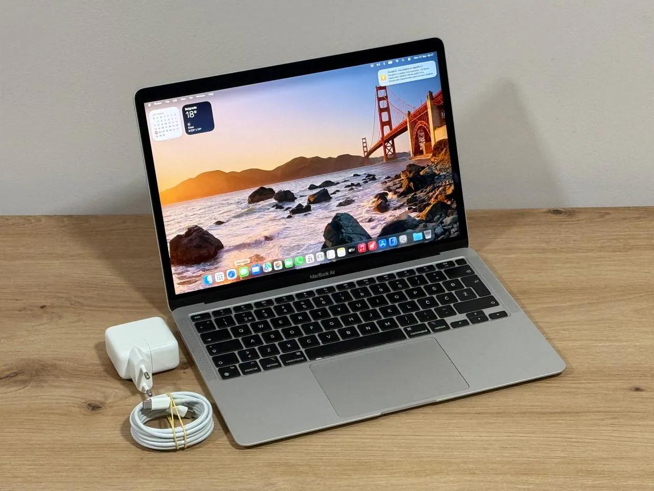 Apple MacBook Air M1 и iPhone 16 Pro
