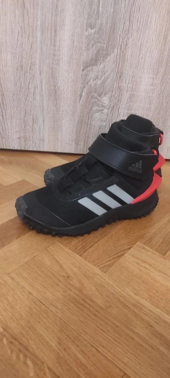 Зимние кроссовки Adidas Terrex FortaRun Mid размер 33