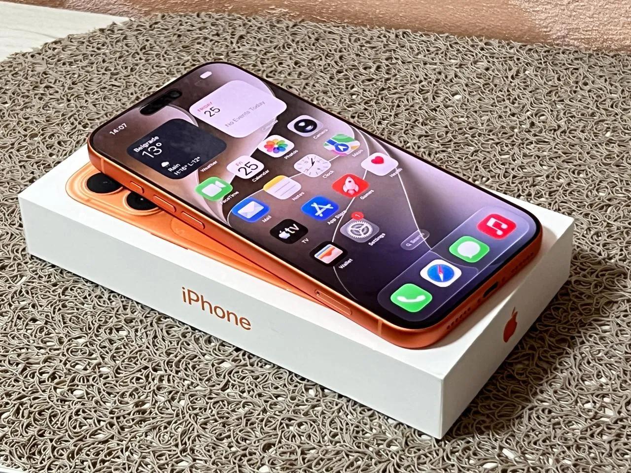 IPhone 17 Pro Max 256 ГБ Cosmic Orange Белград