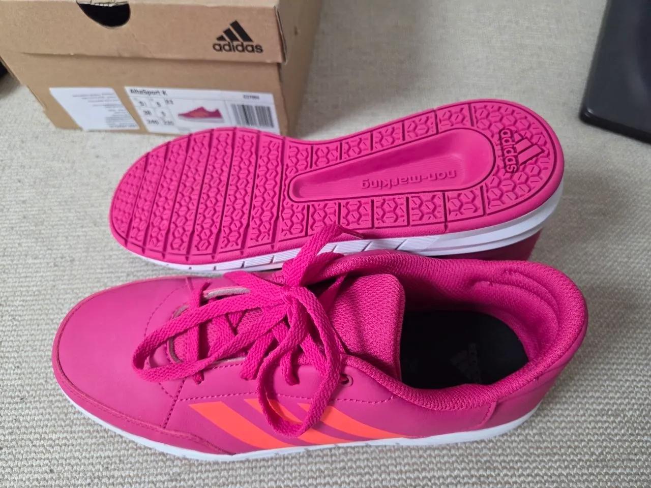 Кроссовки Adidas новые Нови-Сад