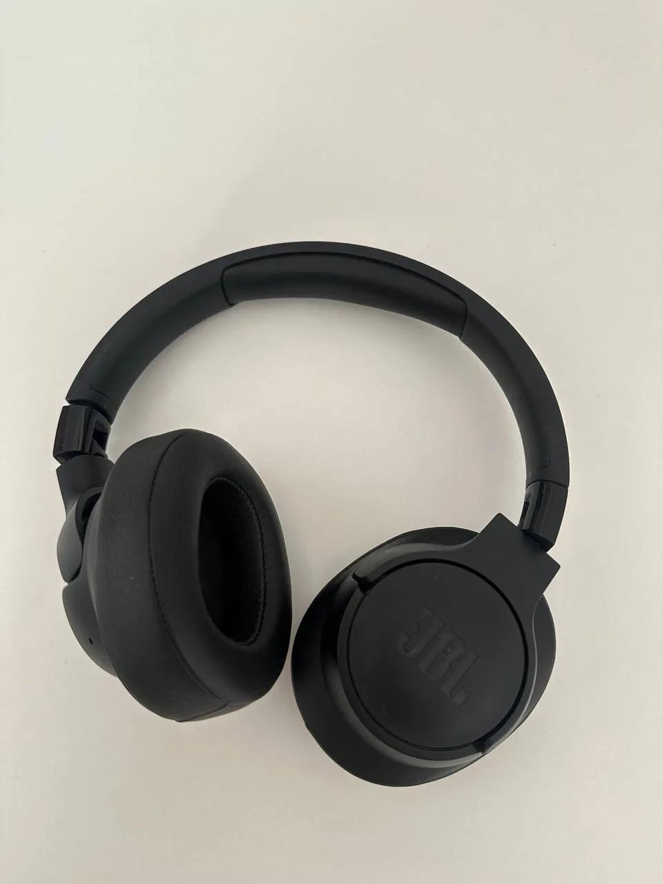 Наушники JBL 720bt почти новые