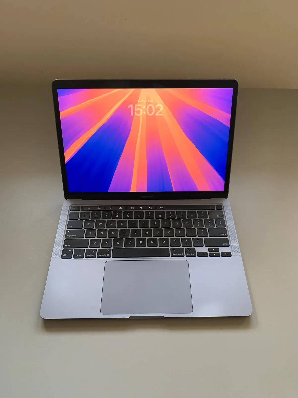 MacBook Pro 13 M1 2020 8 ГБ 256 ГБ Space Grey