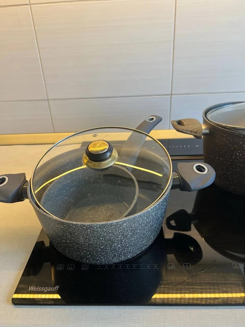 Кастрюли разного объёма и ковш, Новый Белград