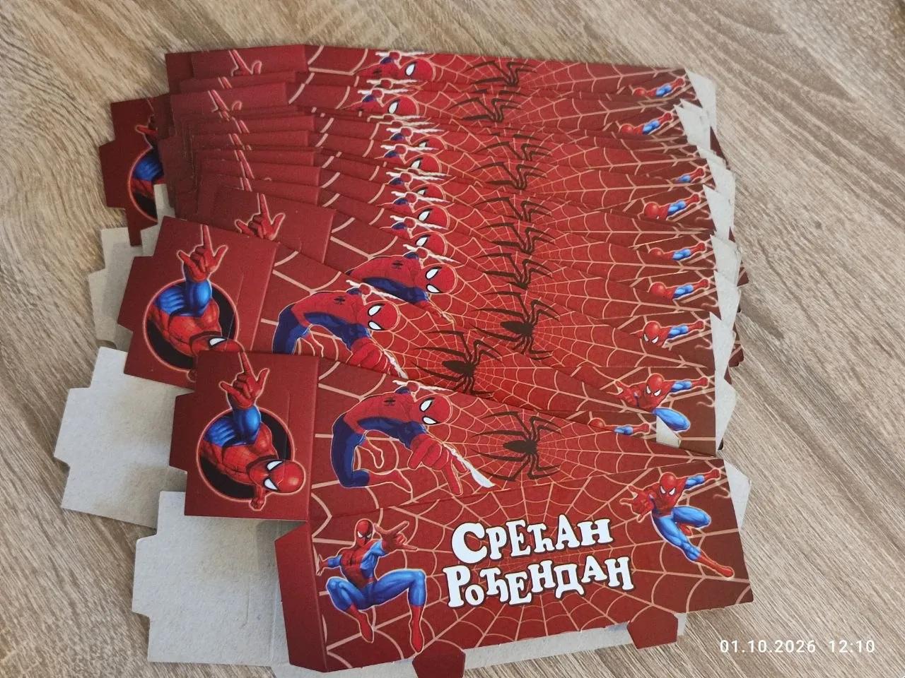 Упаковки для кусочков торта Человек-Паук 16 штук