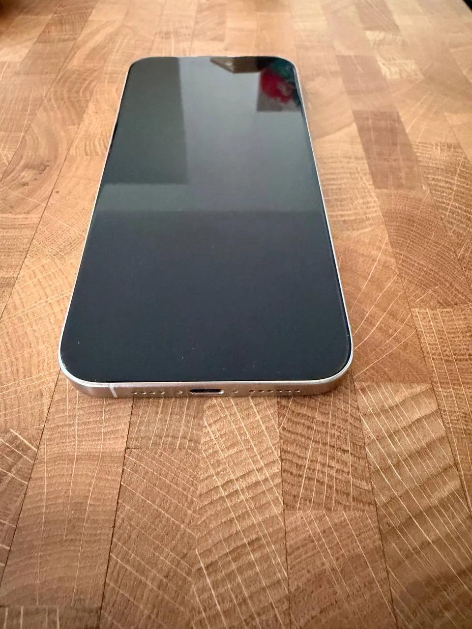 IPhone 15 Pro Max 512 ГБ без повреждений батарея 79% Белград