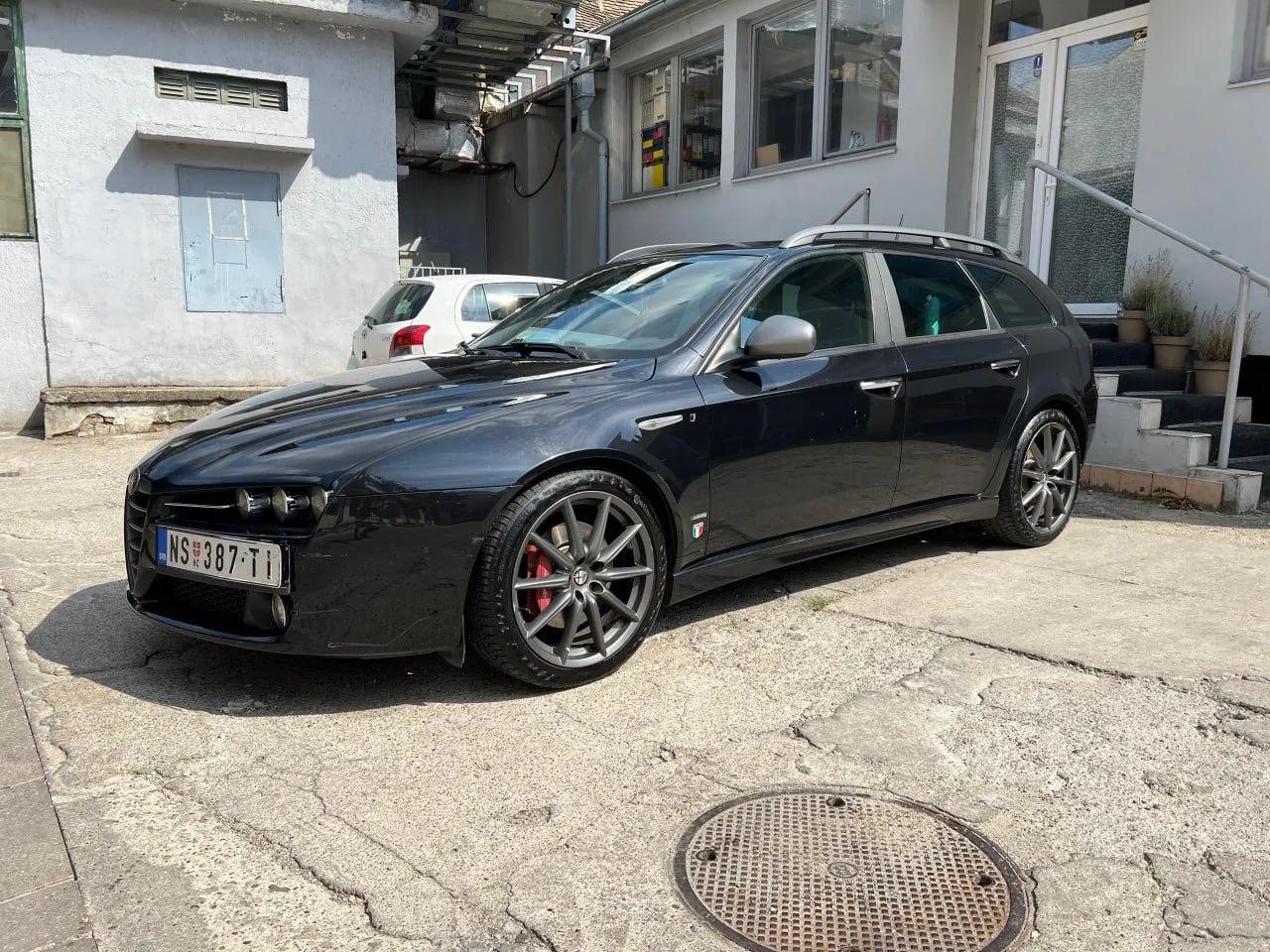 Alfa Romeo 159 2010 полный привод
