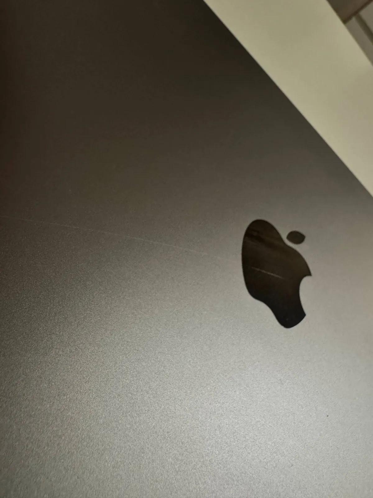 MacBook Air M2 8/256 ГБ хорошее состояние, Белград