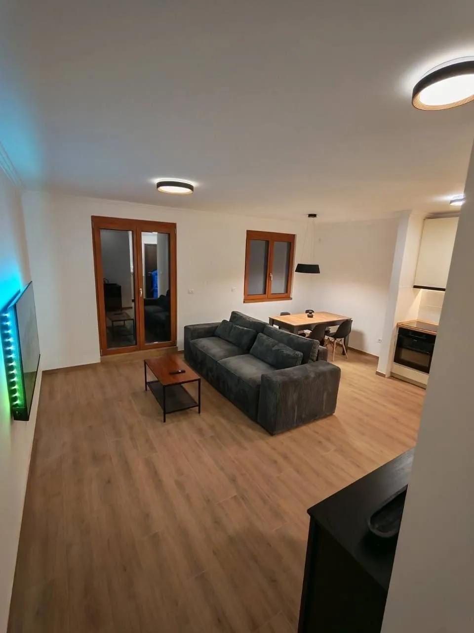 Трёхкомнатная квартира 77 м² Вождовац Oblakovska