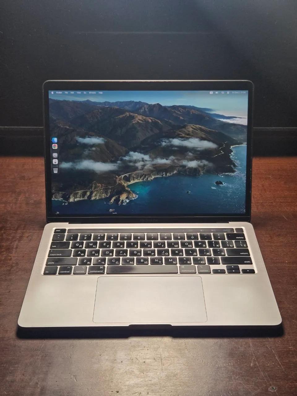 MacBook Pro 13 2020 и Asus ROG Ally в Нови-Саде