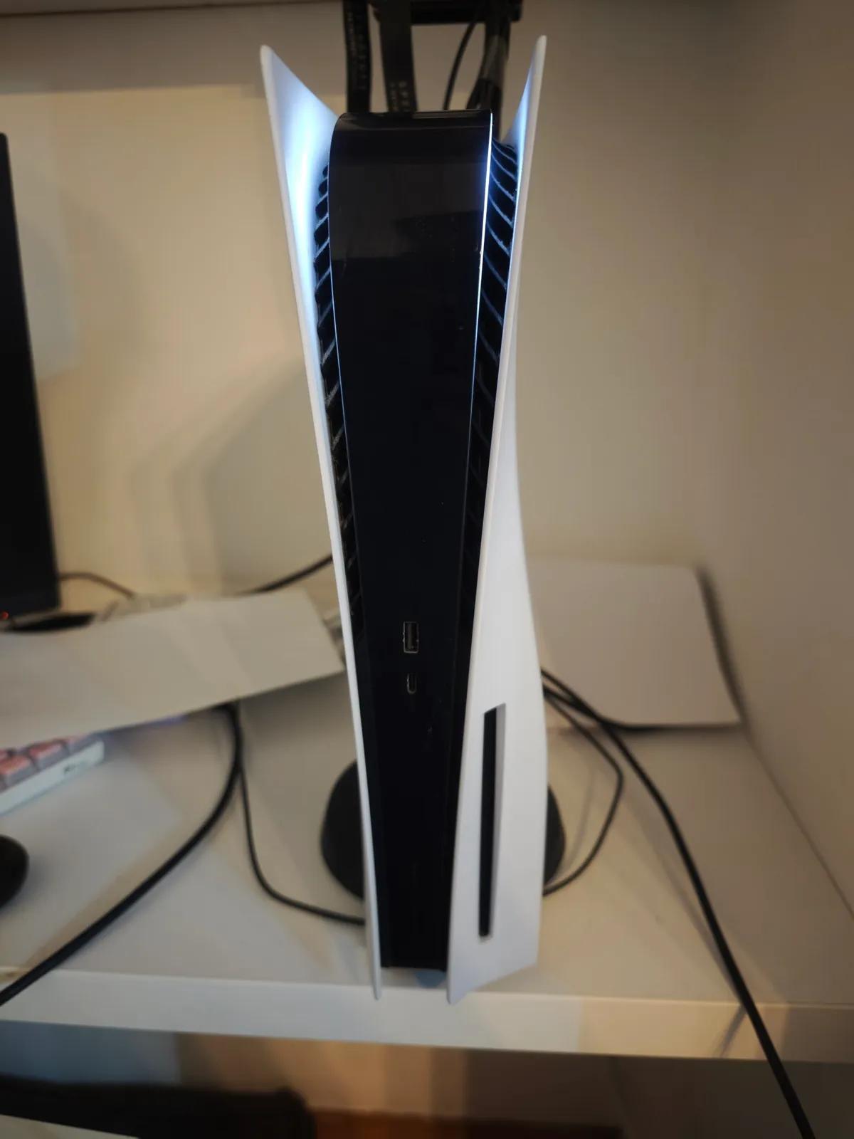 PlayStation 5 с дисководом и геймпадом DualSense