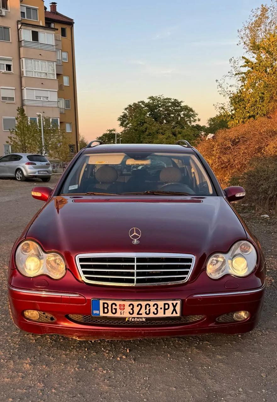 Mercedes C220 дизель автомат 2004 года Земун