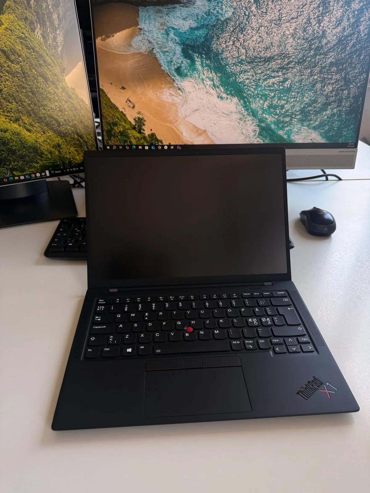 Ноутбук ThinkPad X1 Carbon Gen 9 i7 16 ГБ Белград