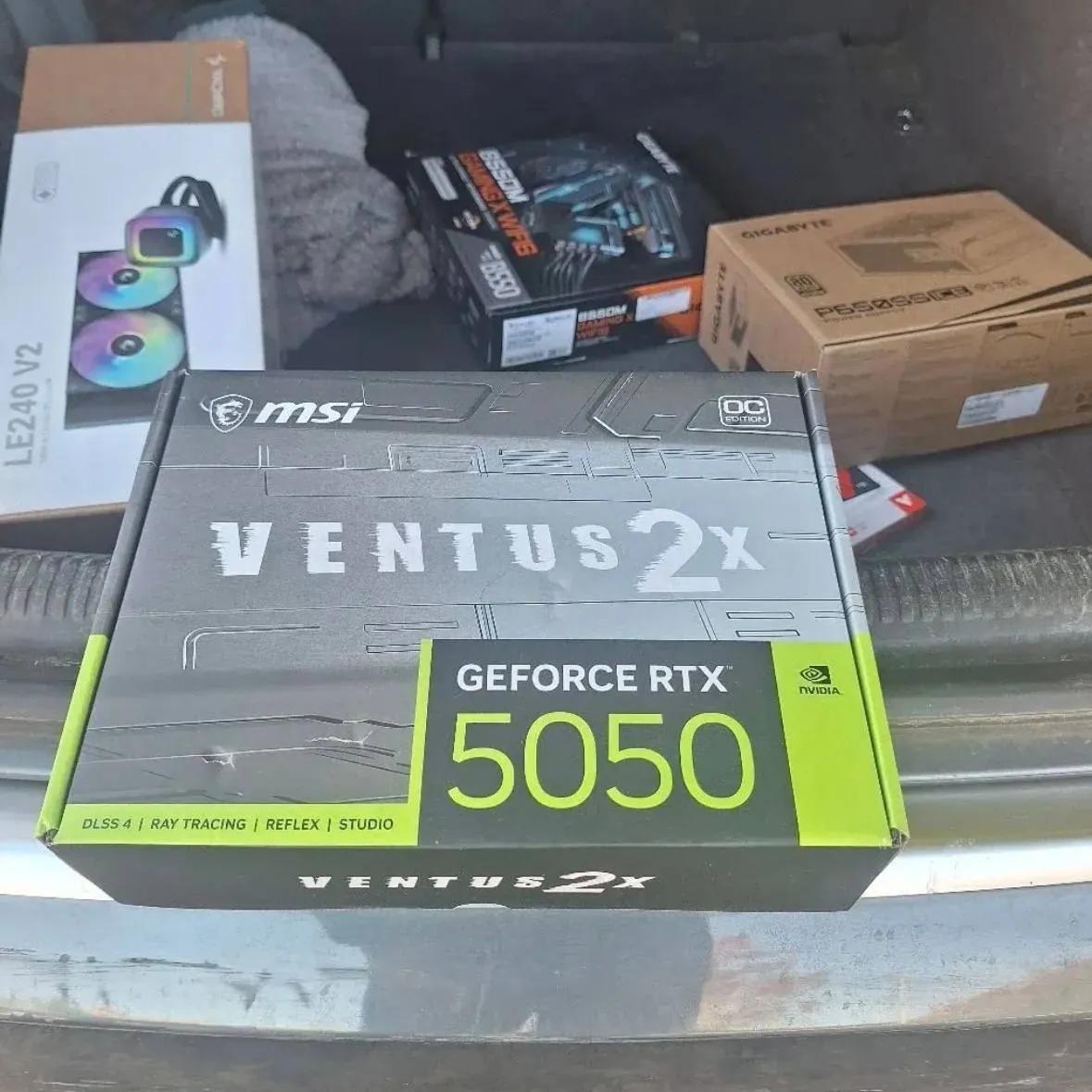 Видеокарта MSI RTX 5050 8 ГБ