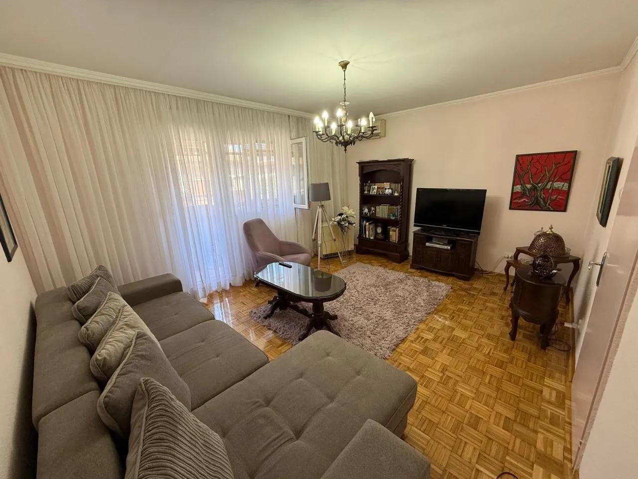 Квартира-дуплекс 100 м² в Земун Поле