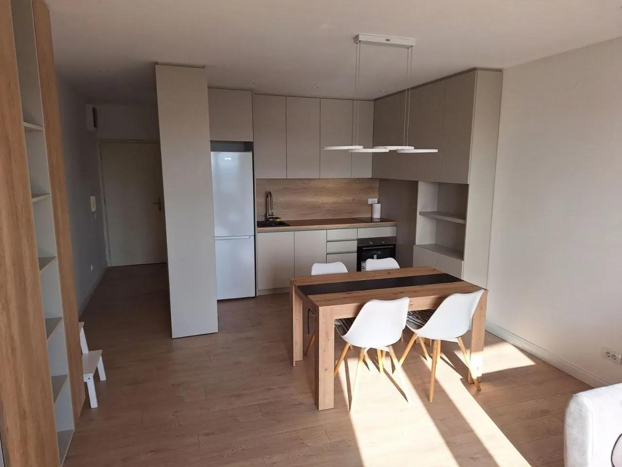 Студия 38 м² в Фильмски Граде, Чукарица