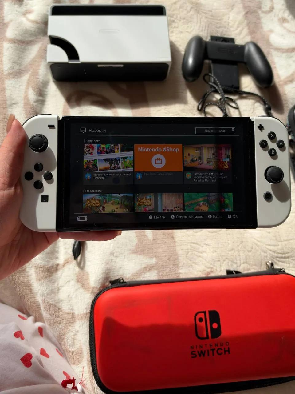 Nintendo Switch OLED с доп. контроллерами и чехлами
