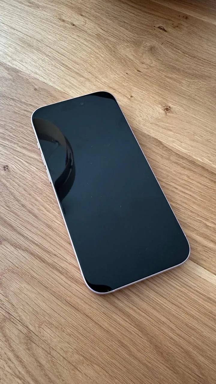 IPhone 15 128 ГБ розовый Dual SIM