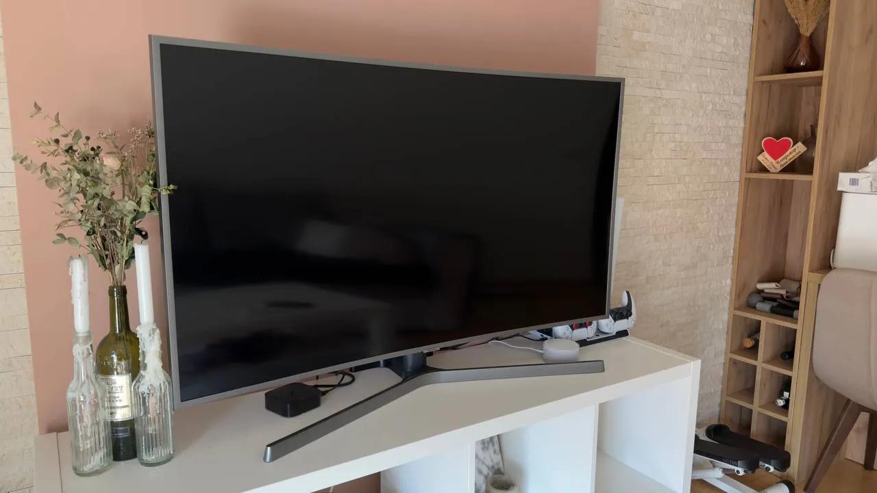 Телевизор Samsung UE49NU7670 49 дюймов с изогнутым экраном