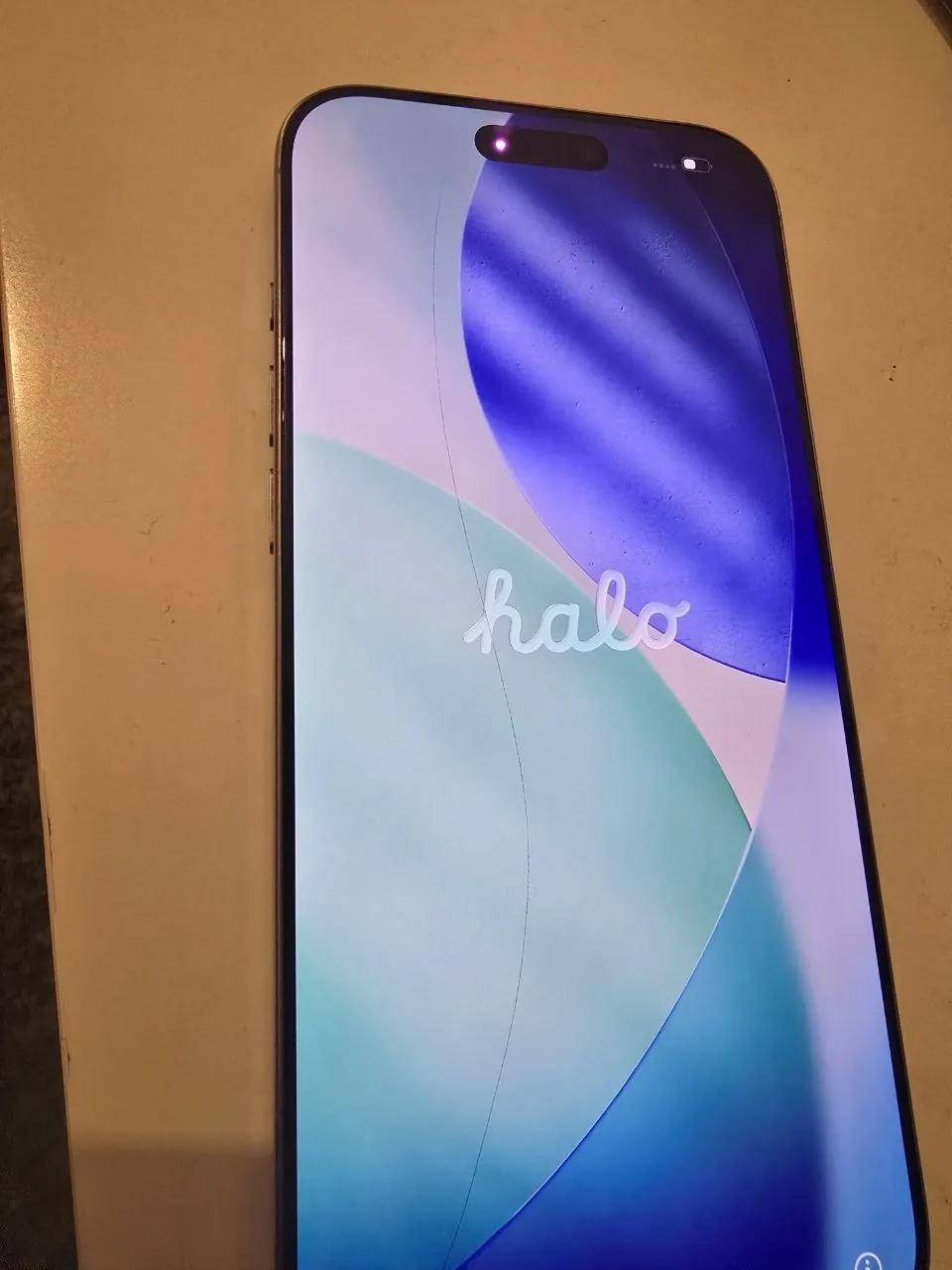 IPhone 16 Pro Max 256 ГБ разбитый экран