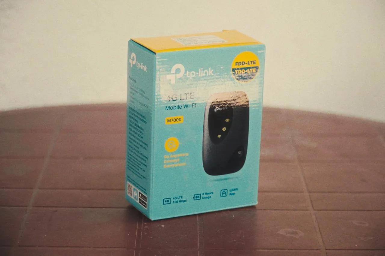 Портативный 4G роутер TP-Link M7000