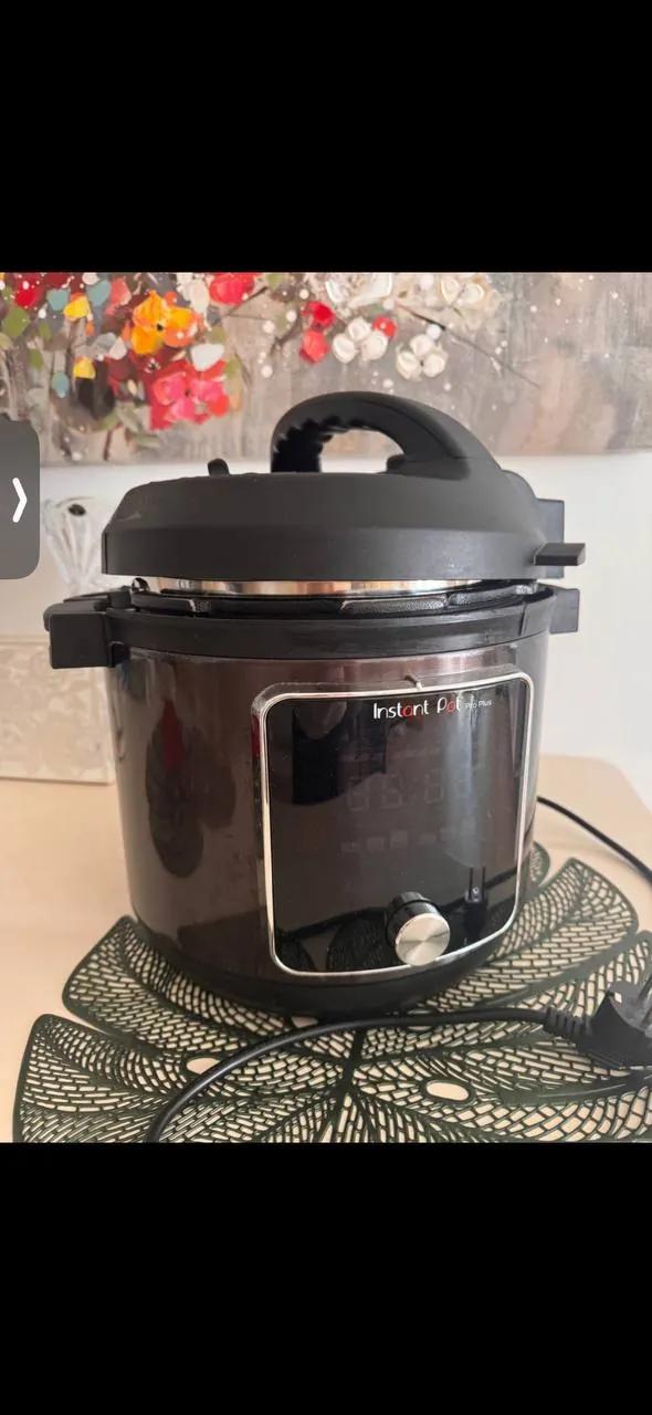Мультиварка-скороварка Instant Pot Pro Plus 6 л